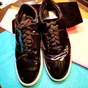 💋💋Dsquared2 Black Patent Leather Sneakers
